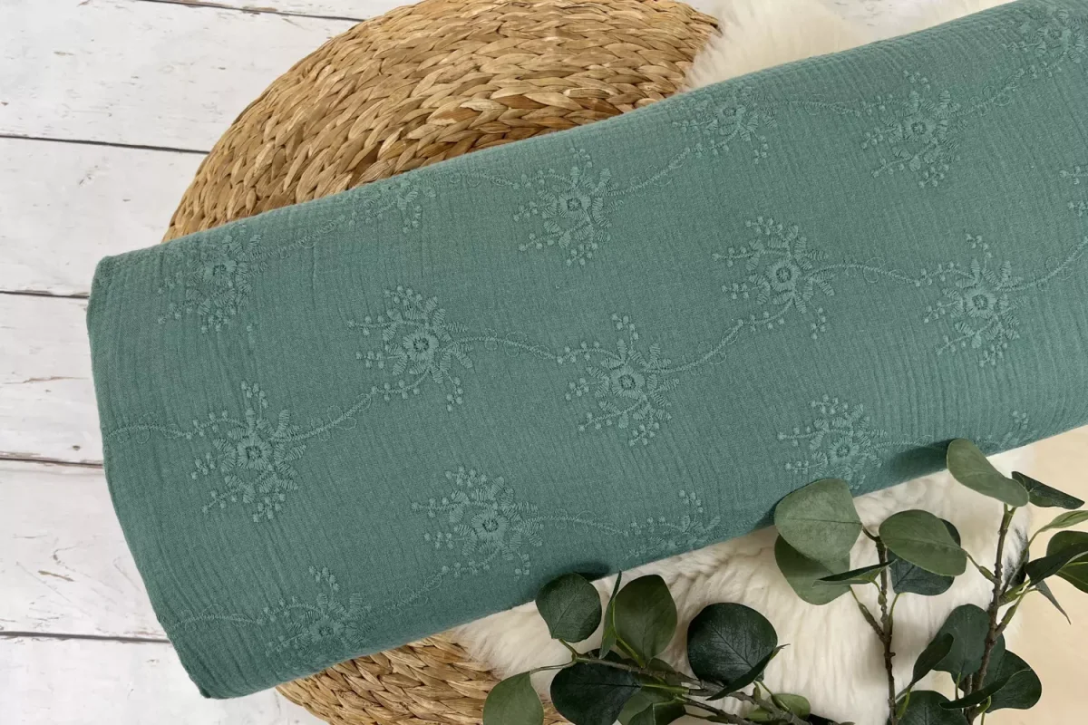 Musselin Stoff / Double Gauze – bestickte Blumen in dunkelmint – Öko-Tex-100 – Bild 3